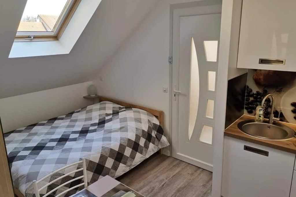 Studio Cosy Douillet Et Fonctionnel Apartment Savigny-le-Temple Ngoại thất bức ảnh
