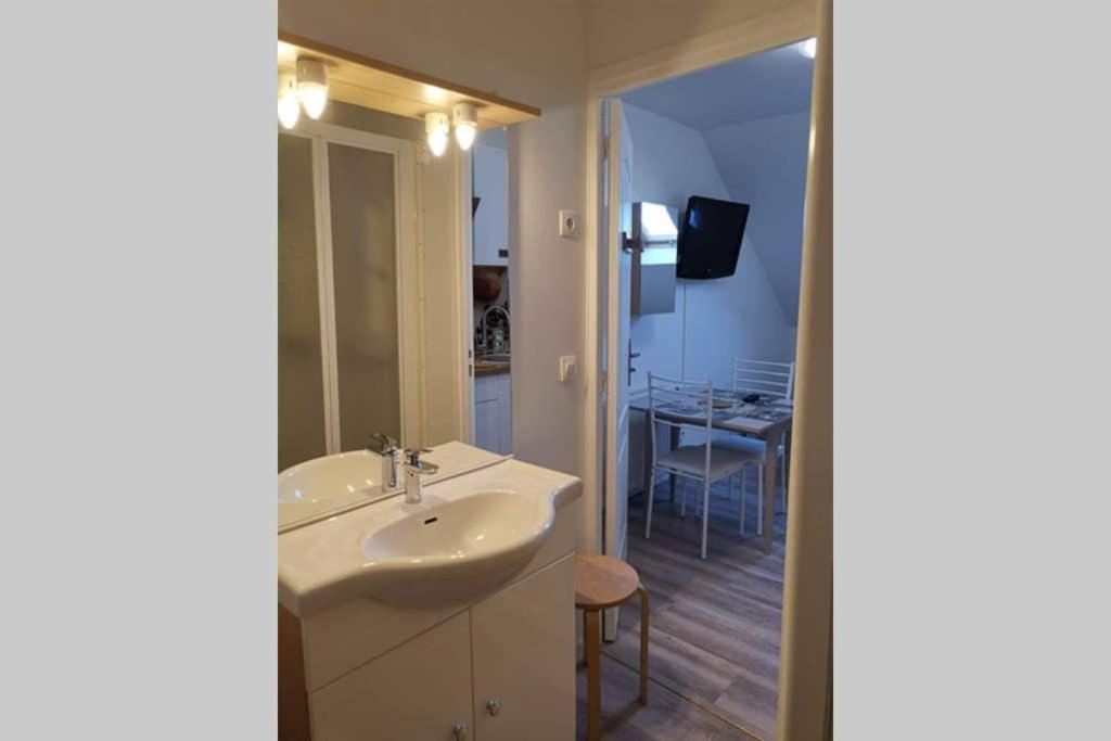 Studio Cosy Douillet Et Fonctionnel Apartment Savigny-le-Temple Ngoại thất bức ảnh